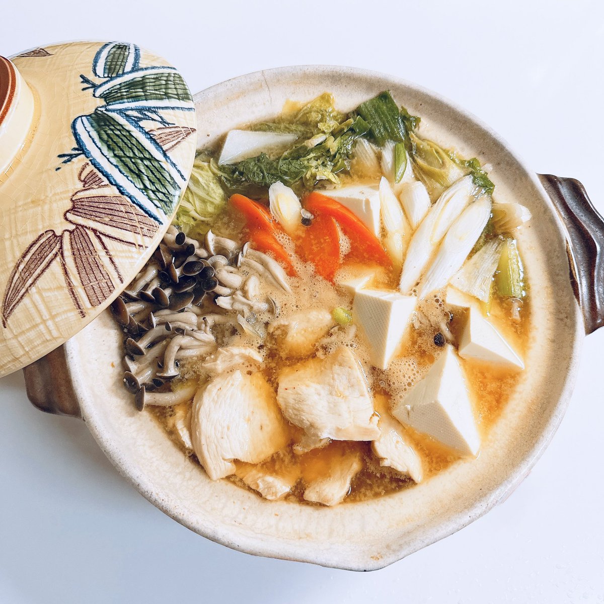 yuyuntann's tweet image. まつやとり野菜みそ【公式】様(@MatsuyaTori )
イチビキ公式様(@ichibiki_co )より🕊𓂃𓈒𓏸︎︎︎︎

コラボ記念CPに当選
素敵な詰め合わせをいただきました🤍´-

寒くなってきて今の時期に嬉しい鍋スープを使って
早速、とり野菜みそ鍋を🍲︎︎𓂃⟡.·

お野菜もお肉もたっぷり取れて…