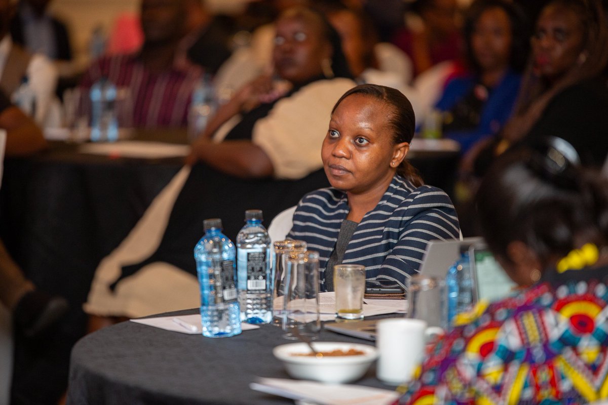 KenyaBankers's tweet image. Twenty-four Micro, Small, and Medium Enterprises (MSMEs) today received business grants of Sh100,000 each to support their next stage of growth after completing the @InukaSME  Enterprise Program  Enterprise Accelerator Program, a banking industry-led initiative implemented by the…