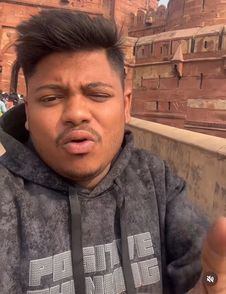 mohd_uved's tweet image. ये है वो छपरी जो जबरन माहौल खराब कर रहा है।