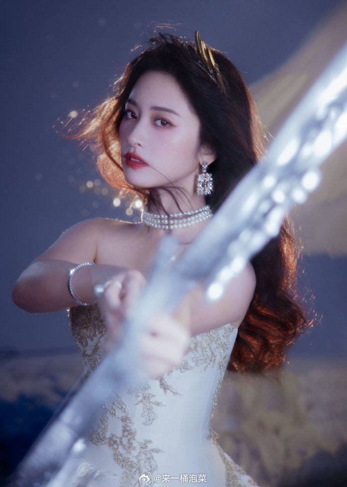 (memanah hatimu yg warna merah partai itu) <a href="/YNDWND6/">ᴋᴏᴋᴏ Daniel</a>