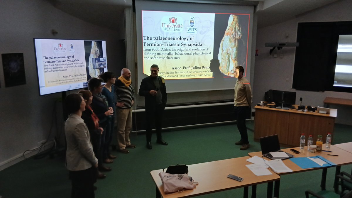 palevoprim's tweet image. @palevoprim Quelques souvenirs en images pour célébrer la réussite de Julien Benoit @PaleonewsFrance 
@WitsUniversity à sa soutenance d’HDR : toutes nos félicitations ! 👏 @UnivPoitiers @DR08_CNRS @CNRSecologie