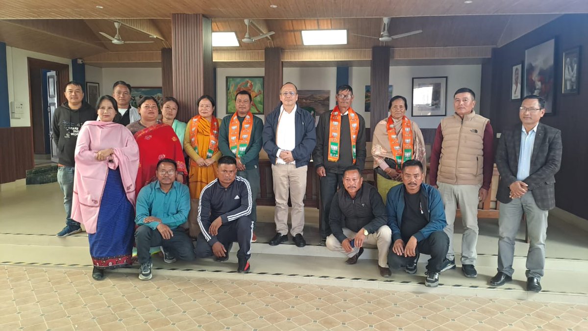 thbasantasingh's tweet image. 🙏
Delighted to welcome Shri Asem Ibomcha and his family (4 voters) of Pukhrambam Maning Leikai into the @BJP4India family from INC on 25th November 2025.
Your trust inspires our commitment to continue serving the people.
#thbasantakumar #NambolMandal #bjpfamily