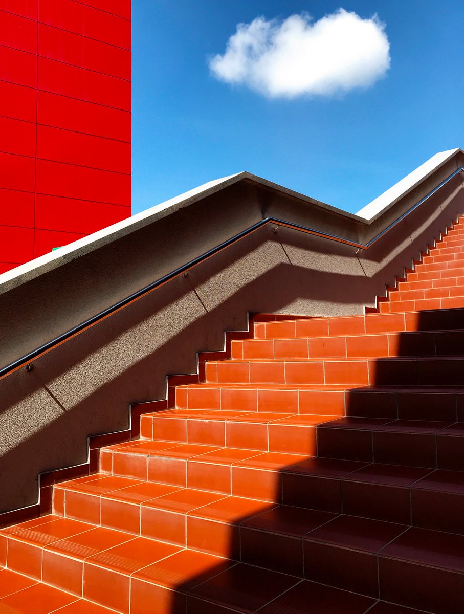 Use only one piece of art to convince people to follow you