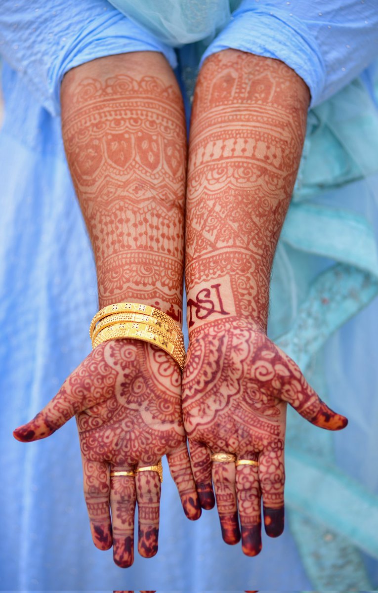 ArulmalarMedia's tweet photo. "Take my hand, take my whole life too. For I can't help falling in love with you.".
.
.
.
Shot on Nikon D850 with 80-200mm
..
..
#nikkah #nikkahceremony #mehandi #tirunelveliweddingphotography #Tirunelveliphotography #arulmalarmedia #AMV https://t.co/7AKmJZpsOm