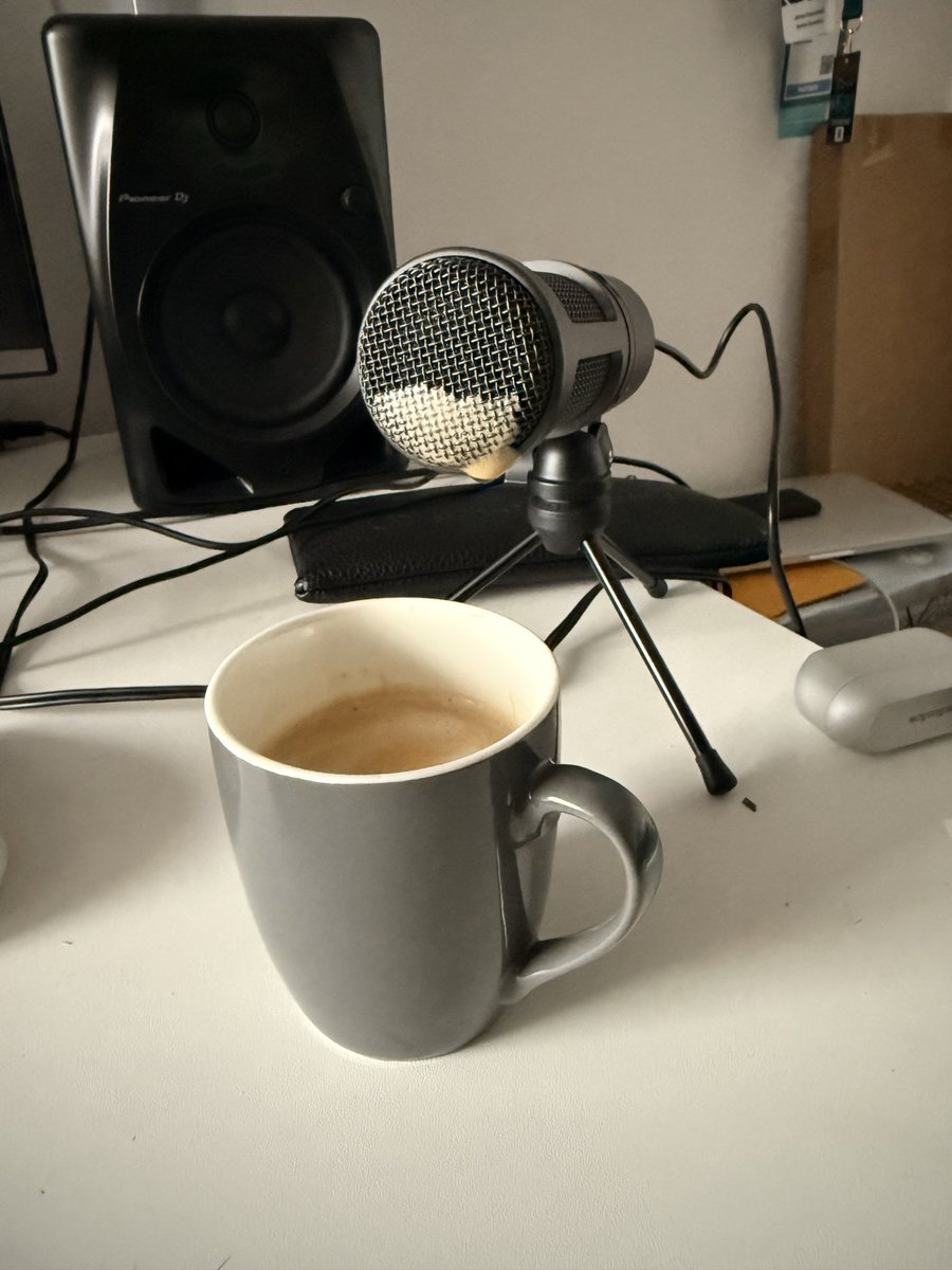 Intelligence_OS's tweet image. Of all things that could happen this morning…

My mic dipped my hot fresh brewed coffee