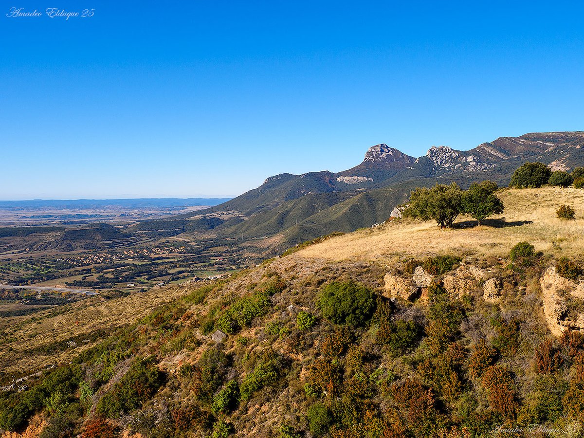 aelduque's tweet photo. Sierra de #Gratal desde #SantaEulaliadelaPeña (#Santolarieta) .

 #Nueno, #HoyadeHuesca, #Huesca ,#Aragón, #Spain.  
 📷 2025-11-18 https://t.co/u1xI2MRNNj