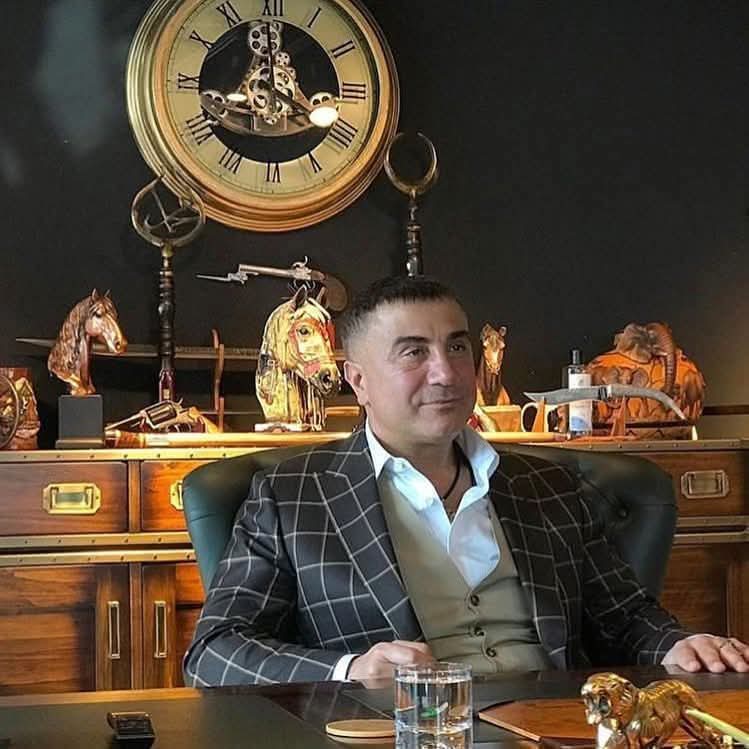 Çöl aslanı devletin aslanı zalimlerin hasmı mazlumların kardeşi dostu babası Türkiye nerde mazlum varsa Hızır reis hak eri reis orda Türkiye senle gurur duyuyor bir umuttur yaşamak