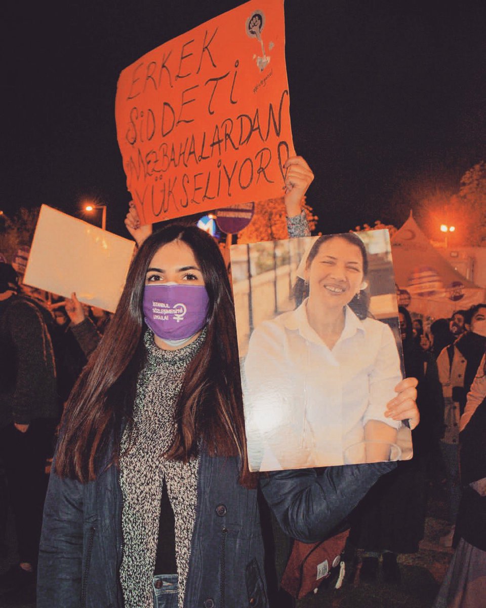 Annem hâla kadınların mücadelesinde yaşamaya devam ediyor.. 
#FatmaŞengül #25KASIMKADINAYÖNELİKŞİDDETLEULUSLARARASIMÜCADELEGÜNÜ