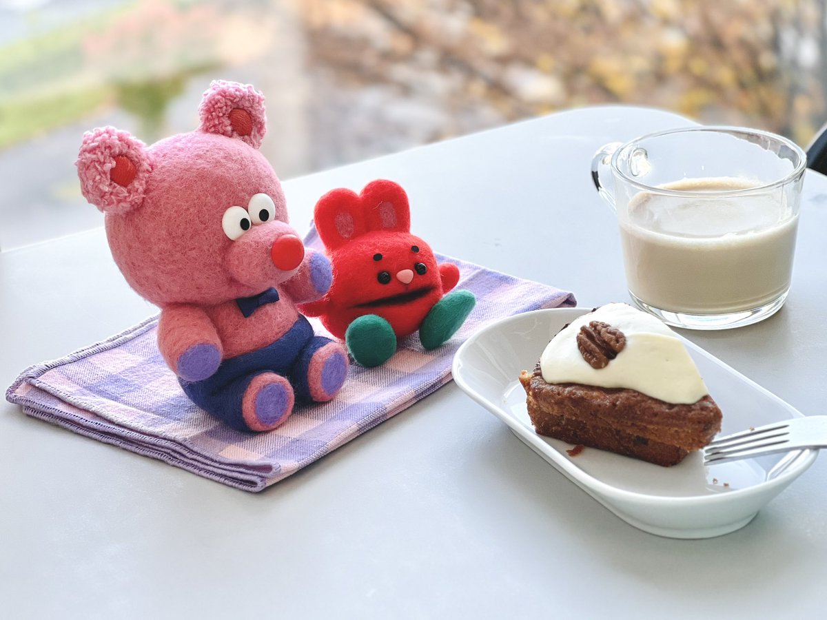 ふふ！ IKEAで だいすきな ニンジンケーキ🥕 たべたよ🔴✨ これ おうち