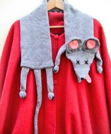 ネズミが伸びちゃったマフラー