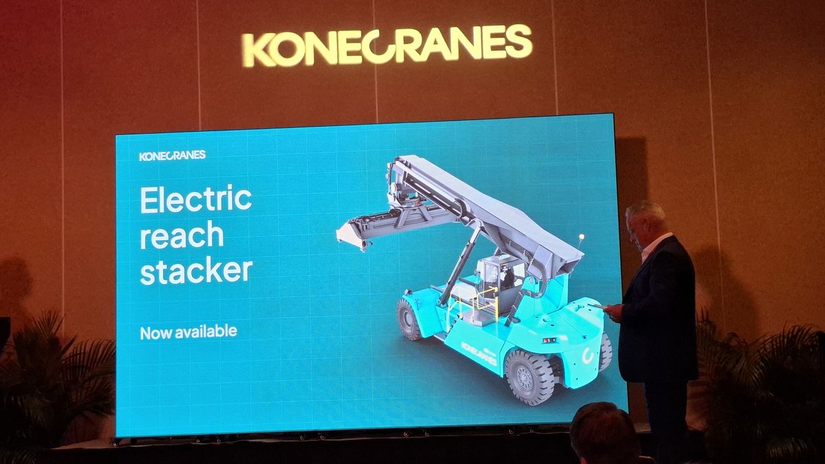 WorldCargoNews's tweet image. 🎉 Konecranes introduces its first electric #reachstacker: worldcargonews.com/cargo-handling… 
@Konecranes @TOCWorldwide 
#PortEquipment #CargoHandling #TOCAsia #WorldCargoNews