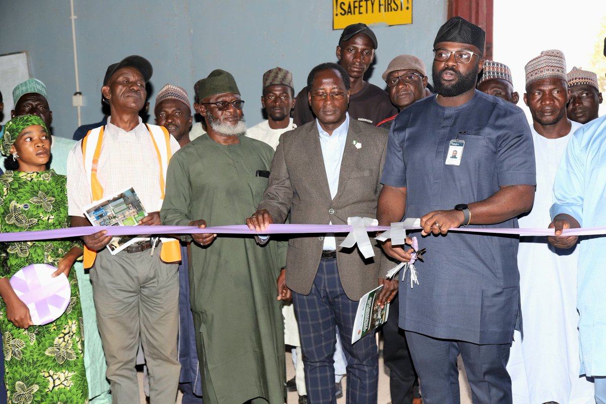Propcomplus's tweet image. Congratulations to @ValueSeeds on commissioning its new packaging line, belt conveyor system, and electric vehicles — supported by @UKinNigeria &amp;amp; Propcom+ through the CDEL grant.
This upgrade will enhance seed quality and improve farmers’ access to reliable inputs across 🇳🇬