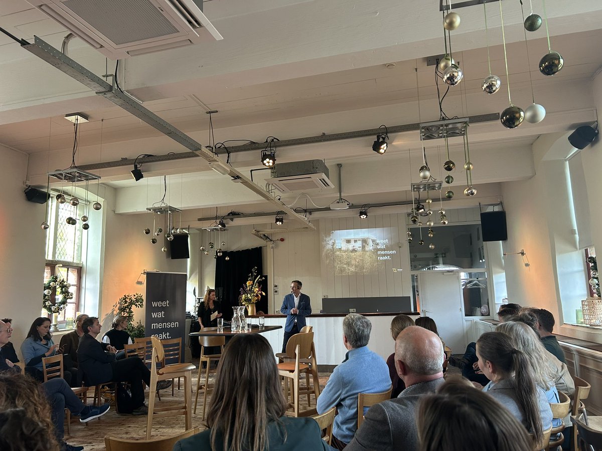 Vorige week organiseerde <a href="/INVIORfc/">INVIOR full contact</a> een kennisdag voor klanten en medewerkers. We werken veel (samen) met Invior, dus het was goed om hierbij aanwezig te zijn. Behalve casussen over communicatie en verandering, werd er ook een lezing gegeven over ‘leren filosoferen’.