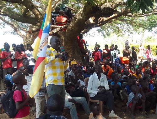 Westniletodayn2's tweet photo. #Westnilenews #ProtectingTheGains #KigeziNews WE SHALL KNOW THE TRUTH BY BUS, ILEKU VOTERS TELL AYIVU EAST PARLIAMENTARY CANDIDATES https://t.co/DT0uXsDk4N @Plumedia1 @NRMOnline @2008gomu @MKarekye @mktaibot22 @MercyAhimbisib2 @AruaInfocenter @SabirMusa16 @Be_Matata @job_matua https://t.co/aYpOrwb0xd