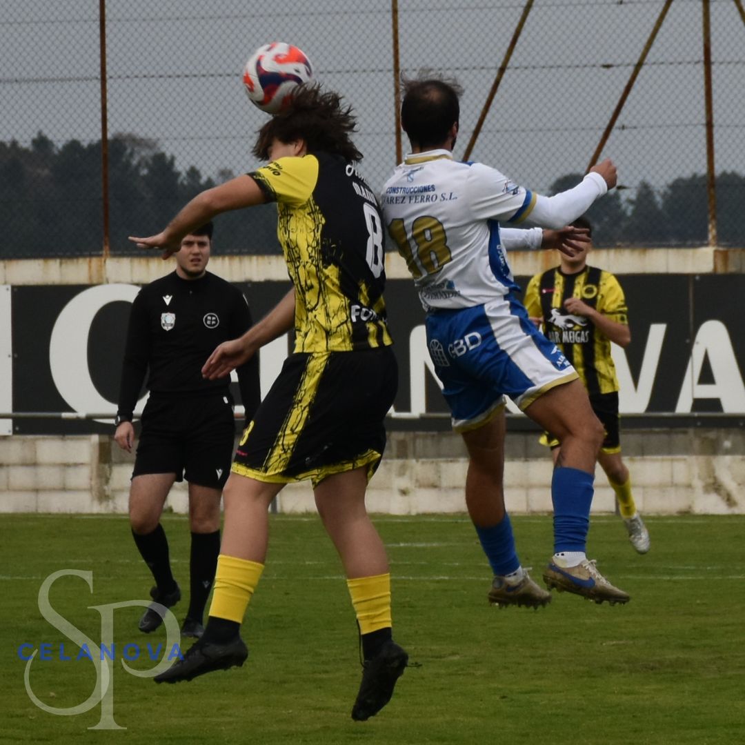 📸 Máis imaxes do partido disputado en San Rosendo entre o Sporting B e o Molgas. Distintos momentos do encontro e accións destacadas do equipo ao longo do partido. ⚽🔵⚪ #imossporting #corazonazulebranco💙🤍
