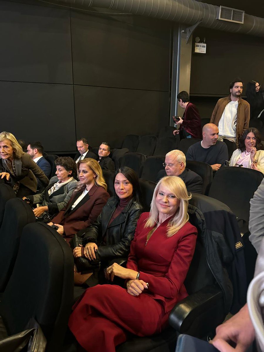 🔷 Χθες το βράδυ στο Θέατρο Πειραιώς στην πολύ ενδιαφέρουσα εκδήλωση που συνδιοργάνωσαν το Ινστιτούτο «Πρωτοβουλία για την Ευρωπαϊκή Πρόοδο», το Ινστιτούτο των Ευρωπαίων Δημοκρατών (Institute of European Democrats) και ο Οργανισμός «Γίνε Άνθρωπος» με θέμα «Έμφυλη Βία και