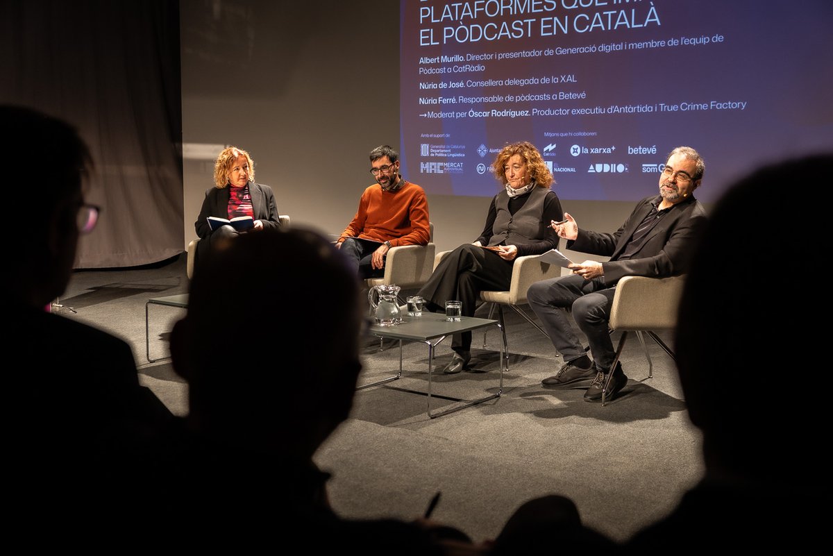 Aquest divendres, <a href="/rocaumbertfa/">Roca Umbert Fàbrica de les Arts</a> ha estat el punt de trobada de la 2a edició de <a href="/espaisonor/">Associació Espai Sonor Català</a>: ponències, converses, networking i noves mirades sobre el futur del pòdcast i l’àudio en català. 🎙️