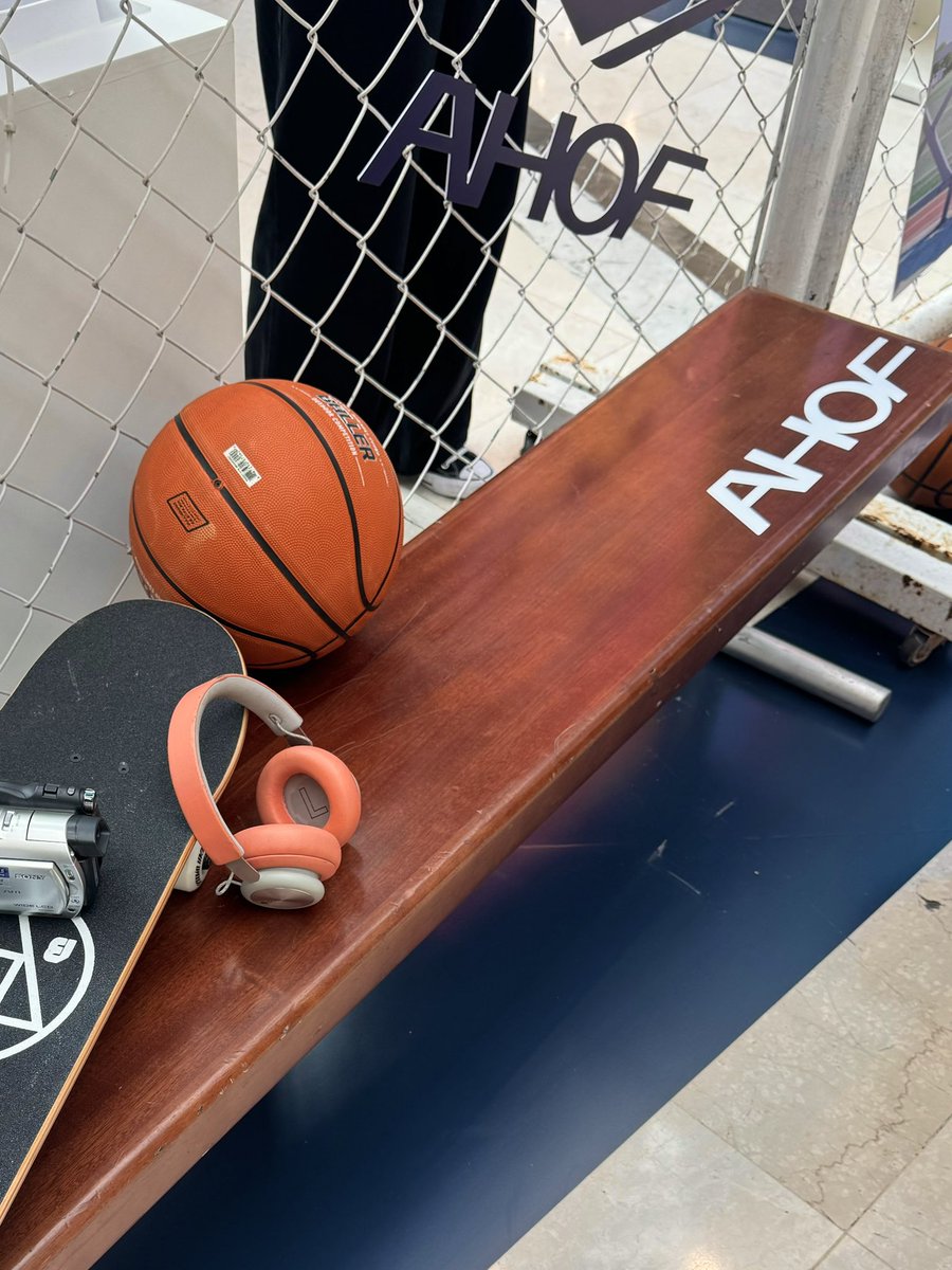 티미긩 tweet media