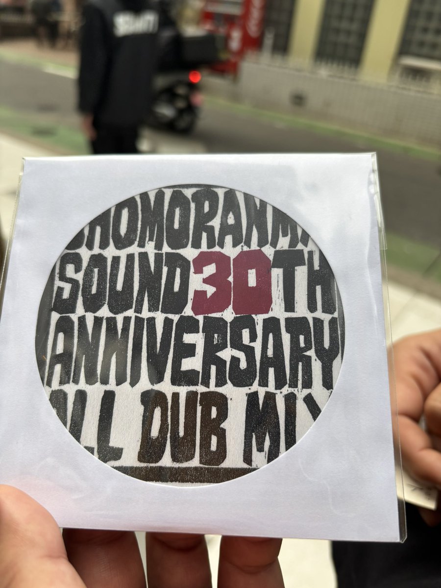 ムーン tweet media