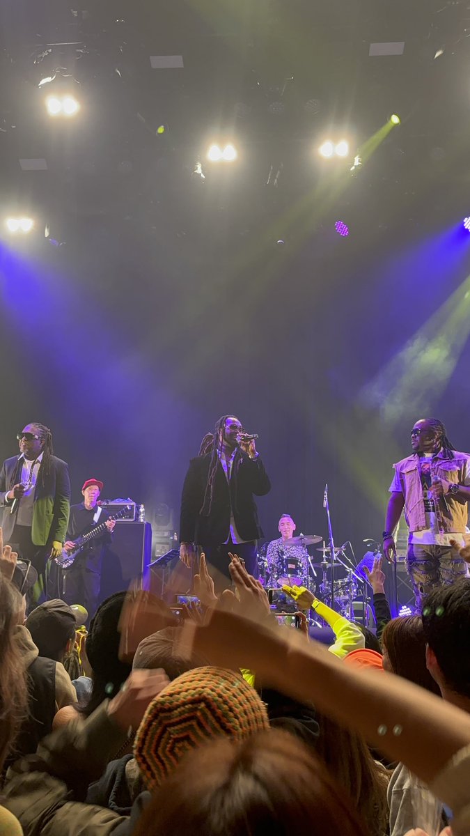 ムーン tweet media