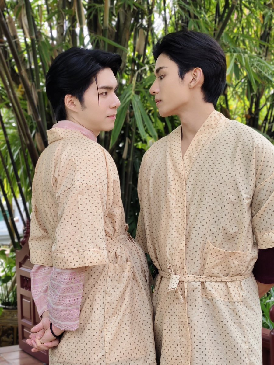 LoveUponaTimeTH's tweet image. ภพเธอ Love Upon a Time Series 🕰 

ความคะนึงถึงกันเห็นผลโขเลยหนาขอรับ... วันนี้ท่านหมื่นแลคุณเกล้าจึงใกล้ชิดกันถึงเพียงนี้ 🫣

Love Upon a Time Q32 
#ภพเธอQ32