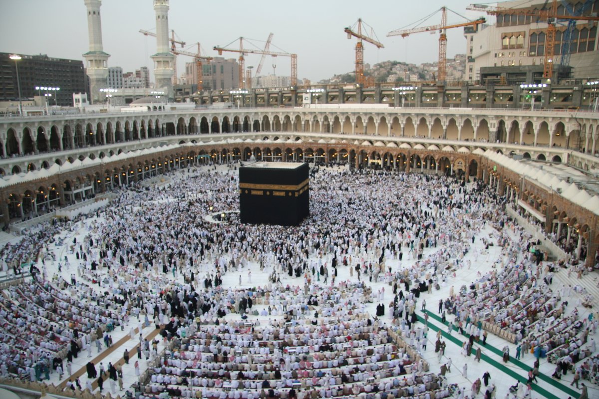 dailyislamist's tweet image. 🗣️ Malezya eski Başbakanı Mahazir Muhammed:

&quot;Harem-i Şerif bütün İslam ümmetine aittir. Tüm İslam ülkelerinin yönetimine katılma hakkı vardır.

Suudi Arabistan sınırları içinde bulunuyor olması, Harameyn&apos;i Suudi Arabistan’ın tek başına yönetme hakkına sahip olduğu anlamına…