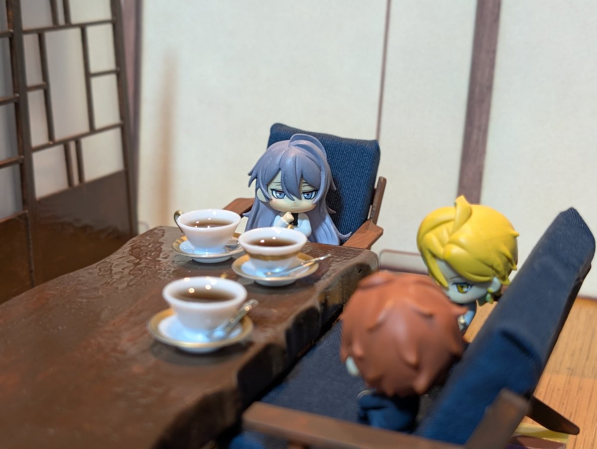 UV4ywqczen80874's tweet image. 先生のお家におさななが遊びに来てくれました〜！！
二人を優しく見つめる先生☺️