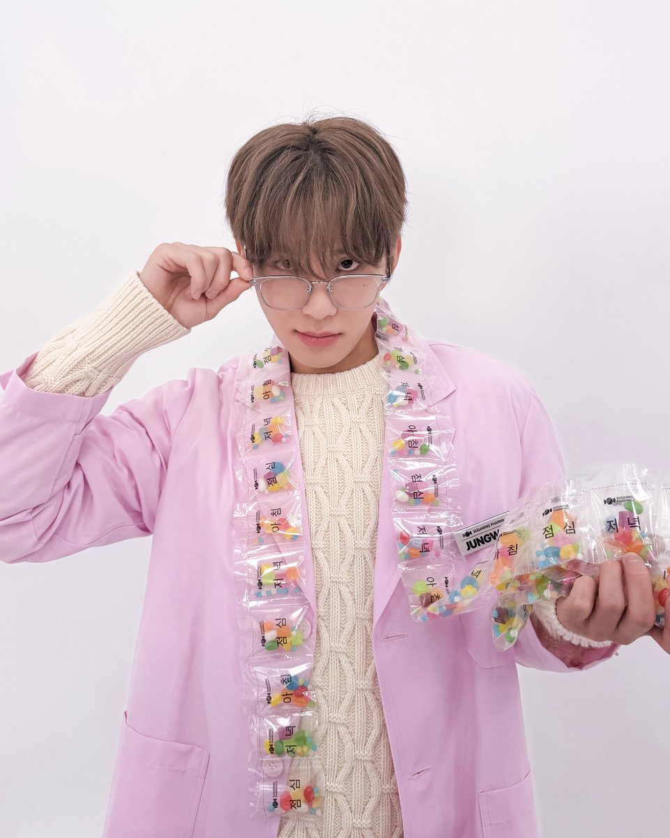 NCTsmtown's tweet photo. 아~ 하세요

#NCT #JUNGWOO #SUGAR https://t.co/EswM8D4VlK