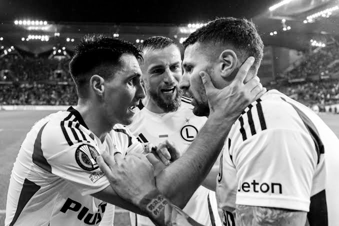 bartbuks's tweet image. 