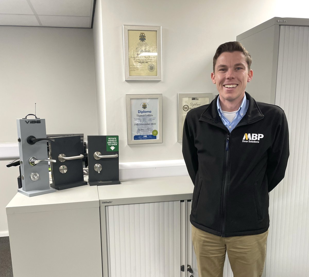 🚀 MBP Ironmongery Solutions is here - headed up by GM Tom Griffiths! Our #DipGAI qualified team supports MBP branches with expert door ironmongery specs across all sectors. Proud members of @GuildGAI. Contact us: mbp.co.uk/contact-us/