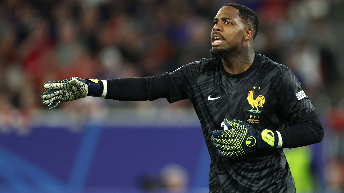 InterHubOff's tweet image. 🧤 Il grande sogno per la porta è Maignan. Il portiere francese lascerà quasi sicuramente il Milan. Il suo status di trentenne e il suo alto ingaggio non è in linea con le idee di Oaktree, ma con un occasione del genere come il portiere rossonero mai dire mai. @Corriere