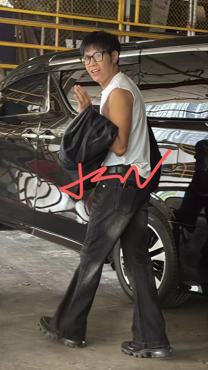 🦁さんのほうが先に到着してたと👀✨️ KRISTSINGTO MAGIC VIBES 2026