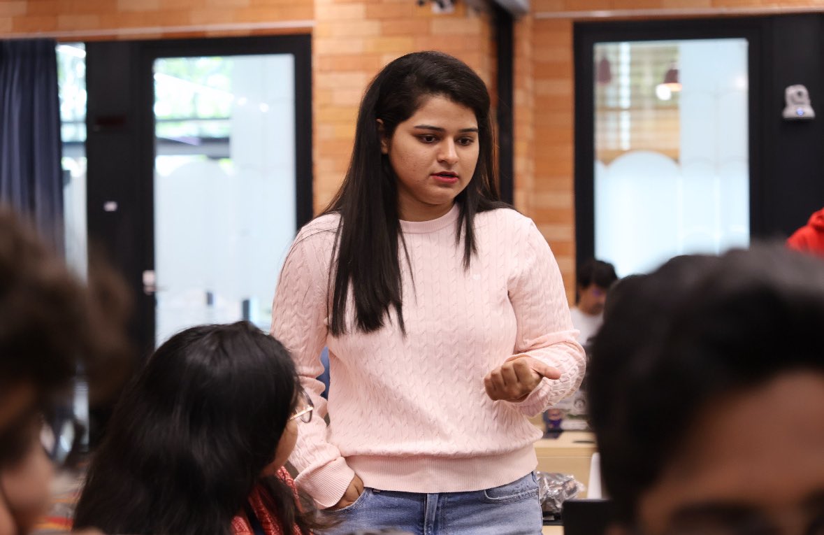 Insharamin's tweet image. Spent last weekend at @hackthisfall BuildStation Hyderabad ⚒️

Mentoring young builders and reconnecting with some good old friends. 🫶