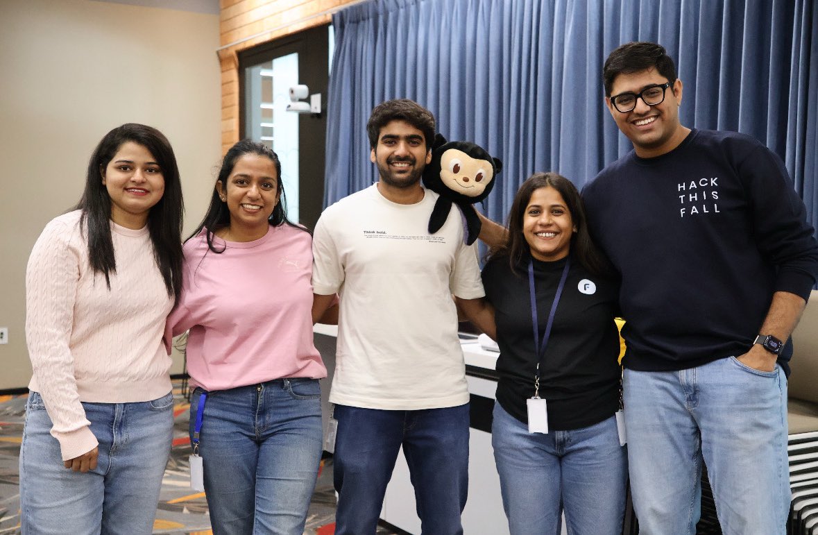 Insharamin's tweet image. Spent last weekend at @hackthisfall BuildStation Hyderabad ⚒️

Mentoring young builders and reconnecting with some good old friends. 🫶