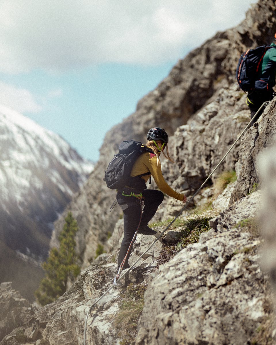 Polartec's tweet image. The mountain doesn’t care how strong you are.
It just asks: how much further will you go?

Stay warm. Stay dry. Stay moving.
Polartec® Power Grid™ + @Sportiva: made for altitude.