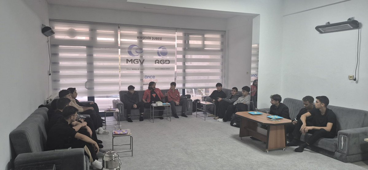 agdliselertr's tweet image. ☪ ❝LİSELER&apos;DE BU HAFTA❞

🔻 KONYA
🔻 KIRŞEHİR

#BizSevdalıyız #FetihNesli #Lise