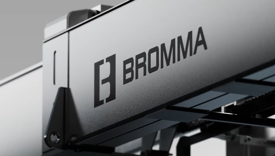 WorldCargoNews's tweet image. ➡️ New brand identity for Bromma: worldcargonews.com/cargo-handling… 
@BrommaSocial 
#Spreaders #PortEquipment #CargoHandling #WorldCargoNews