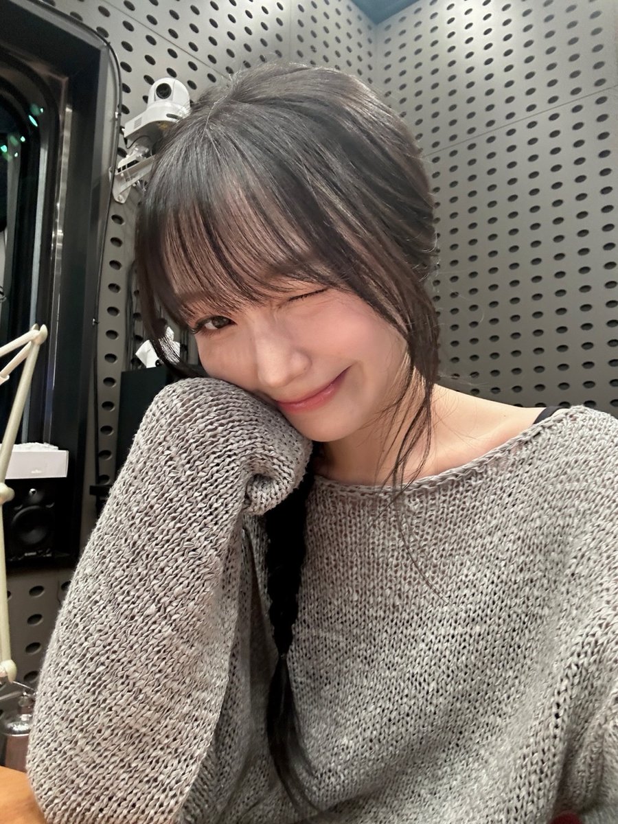 zzzlovelyz's tweet image. 251125 가요광장 인스타그램 02

#러블리즈 #류수정 #정예인