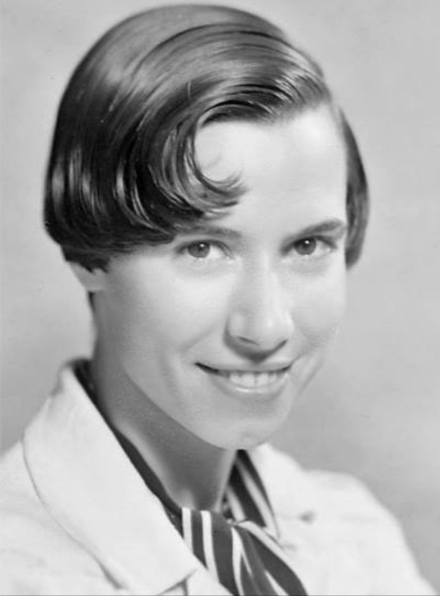 A #Lesdonesielsdies <a href="/montsevirgili/">montse virgili</a> <a href="/CatalunyaRadio/">Catalunya Ràdio</a> ahir vam parlar de la periodista Irene Polo, pionera del periodisme de carrer🥰
3cat.cat/3cat/irene-pol…