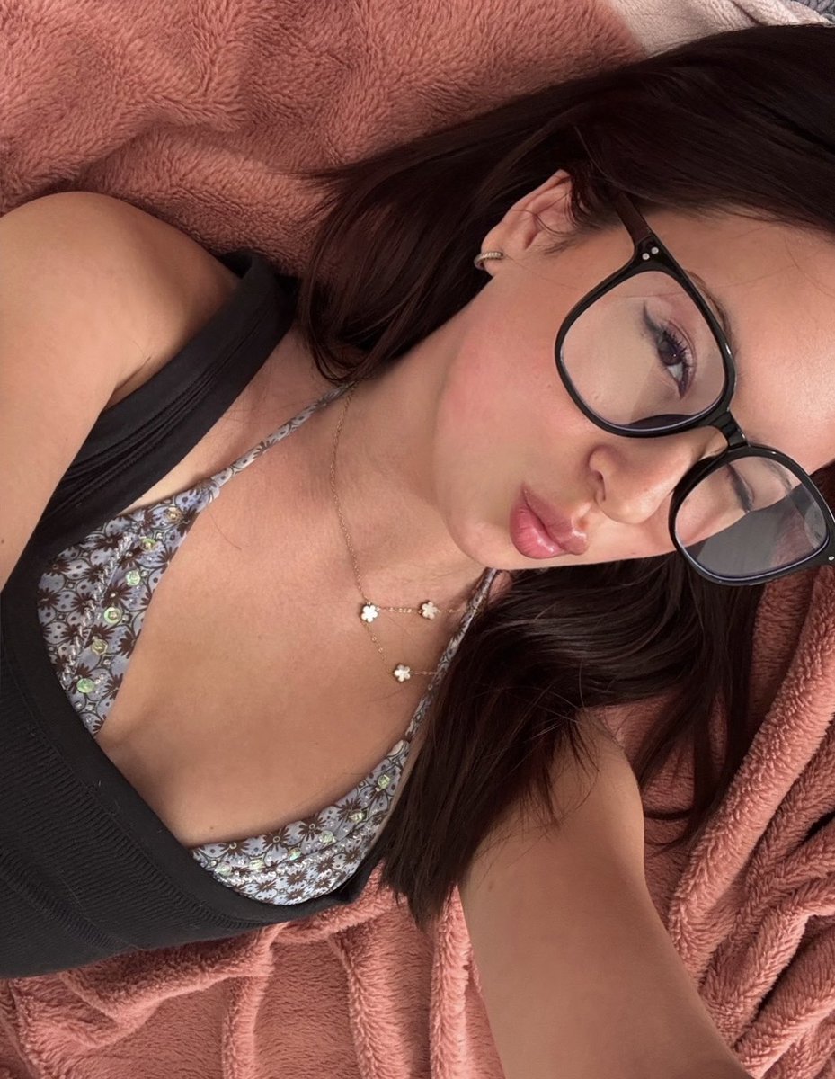 Alana ★ tweet media