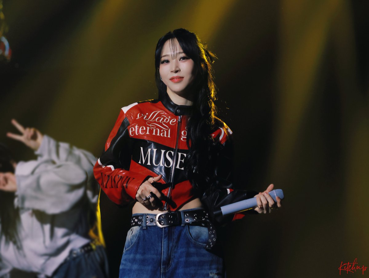 KETCHUP_221's tweet photo. 251123 MUSEUM : village of eternal glow in Seoul Day 2
😳😀😘

#마마무 #MAMAMOO 
#문별 #MOONBYUL https://t.co/FlGoOiKv3r