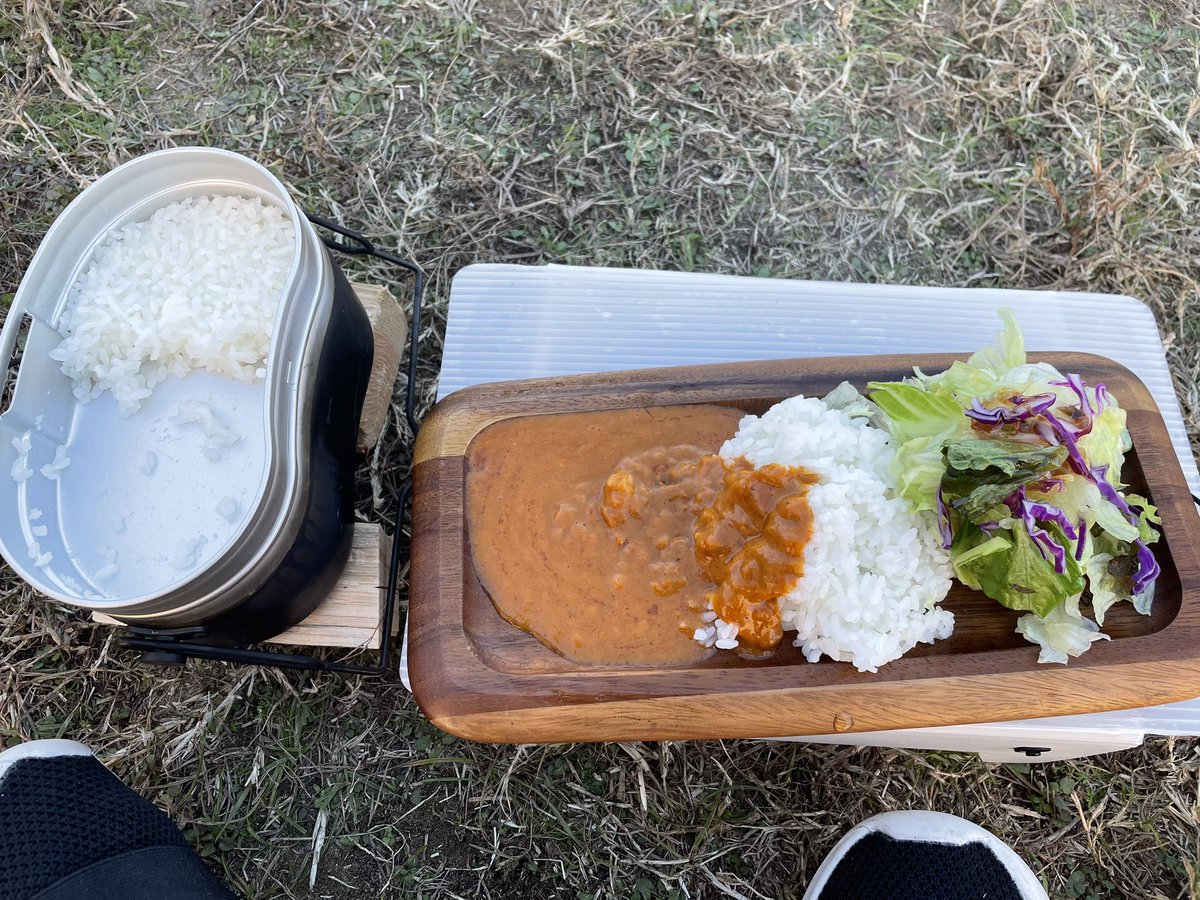 ashunaka's tweet photo. 昨日は久しぶりの笠置⛺️
お天気よかったなー
紅葉🍁も綺麗でした！

お昼ご飯は、飯盒でご飯炊いて、無印のバターチキンカレーを温めただけ😄 https://t.co/HZNgFcEr8H