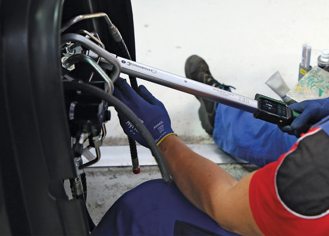 FastenerFixing's tweet image. STAHLWILLE&apos;s DAPTIQ® solution offers a fully networked torque technology system designed for integration into digital production environments, from single workstations to industrial-scale operations.
ow.ly/14NE50Xtmq3
Subscribe to our newsletter: ow.ly/C8oO50PRZL3