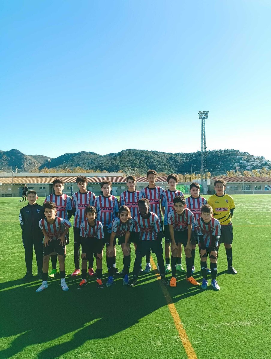 ⚽️ [BASE] Treballada victòria del cadet A (📸 1) al camp del Base l'Empordanet per 2-3, mentre que l'infantil A (📸 2) no té cap opció a La Vinyassa davant del Sant Gregori i perd 0-6.

💯 Som-hi Base!!

#cfbaseroses #baseroses #somdelbase #somelquevolemser #aRoses #futbolcat