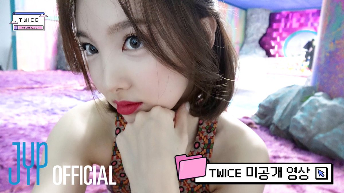 [📂Secret Cut] 35_나연이의 최대 난제.mp4 ⏵ ‘MORE &amp; MORE’ MV 촬영
[📂Secret Cut] 35_NAYEON’s Biggest Struggle.mp4 ⏵ ‘MORE &amp; MORE’ MV Shoot

❤YouTube: youtu.be/9wI4ZQLmlhs
💚NAVER TV: tv.naver.com/v/89086604

🎉Listen [TEN: The Story Goes On]🎉
twice.lnk.to/TEN_TheStoryGo…

#ONCE