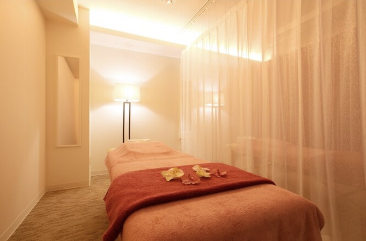 ElementGroup_pr's tweet image. 福利厚生の一つである整体へ💆

週末のヒール疲れが取れなかったけど
だいぶ軽くなって嬉しい…🥲