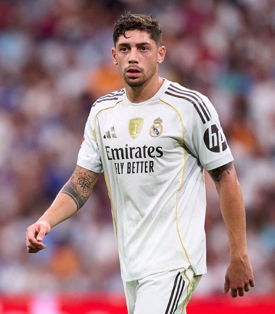 ESnomanu's tweet image. Dos capitanes del Real Madrid posicionándose en contra del entrenador porque les hace trabajar. 

Igual les queda grande el brazalete y veremos si la camiseta.