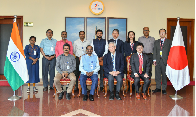 lupex_jaxa's tweet image. This month is packed with events! 🇮🇳 
📅 November 17 – Courtesy visit to the Embassy of Japan in India 
📅 November 18 – Presentation at the Indian International Space Conclave 
📅 November 21 – Visited ISRO Headquarters with Dr. Tsuneta, Vice-Chair of Japan’s Cabinet Committee…
