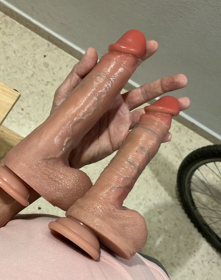 Los juegues de <a href="/MiaLeeToy/">Mia_Toy</a>  son BRUTALMENTE ÚNICOS😍😍😍 … o tú tienes algo mejor para mí?
Si quieres verme usarlos da RT Y TE MANDO VÍDEO CON ELLOS