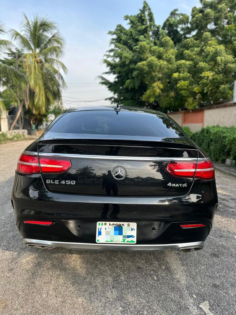 𝕏𝘛𝘩𝘦 Exquisite 2016 MERCEDES-BENZ GLE450 4MATIC EDITION (Imported/Pre-Owned).
Priceless Elegance Awaits: 🪺₦38,999,999.
Precisely: Thirty-eight million, nine hundred ninety-nine thousand, nine hundred ninety-nine naira only)
Complimentary Nationwide Delivery – Seamlessly